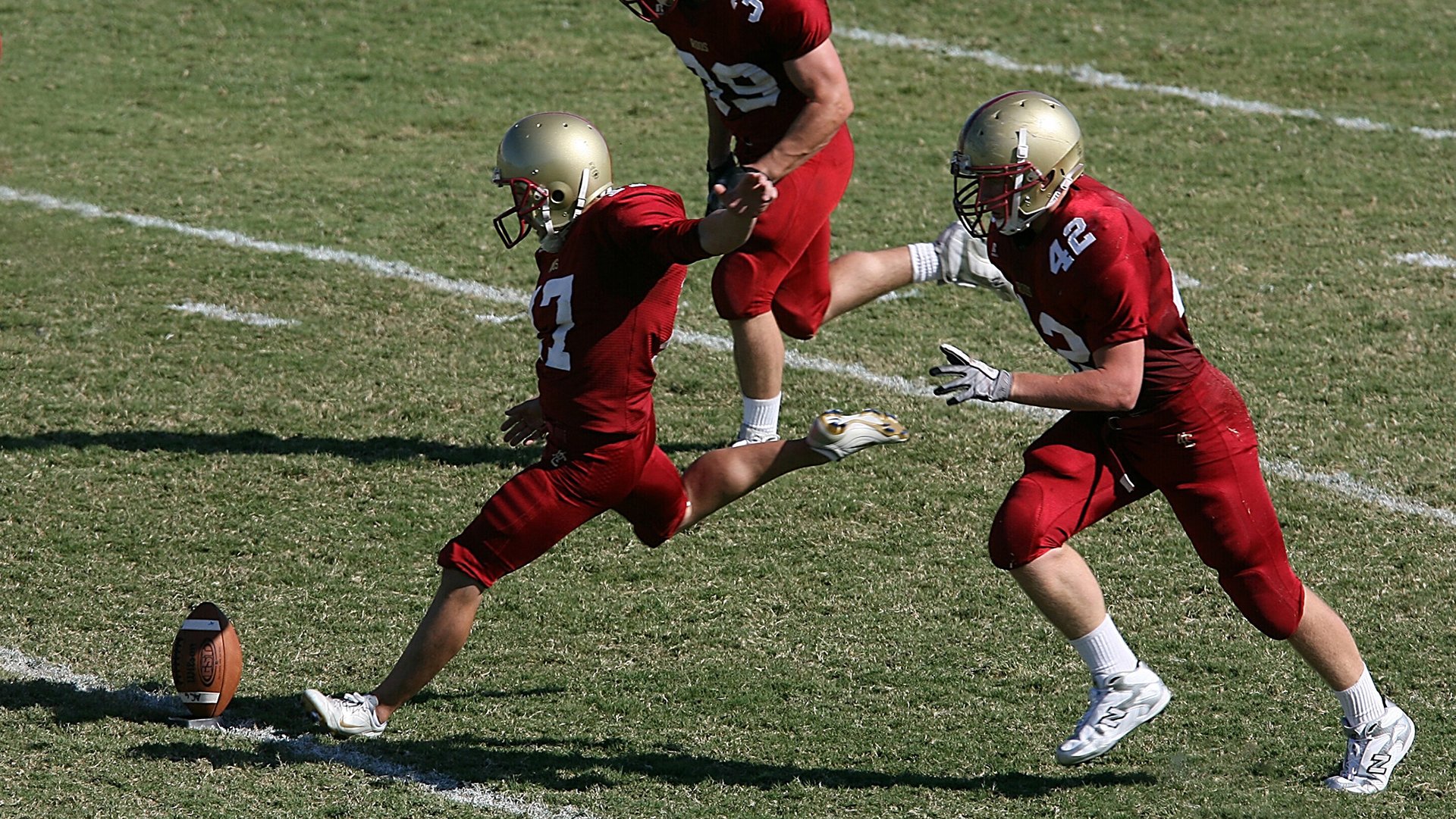 伊朗足球队自带暖炉进场，成冬奥最“热”球队，伊朗足球队主场